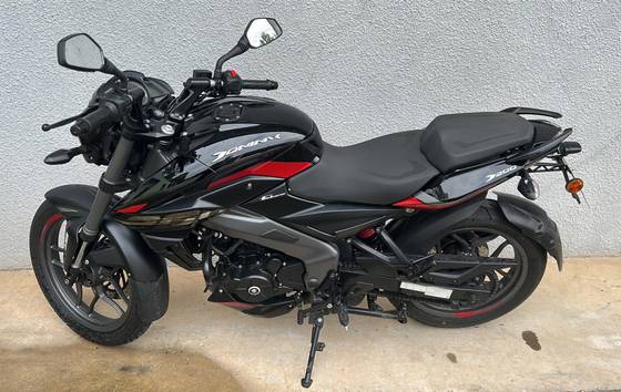 BAJAJ DOMINAR 200 